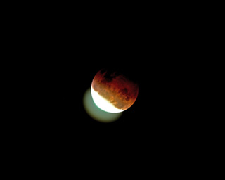 Click to view larger astrophoto. Lunar Eclipse