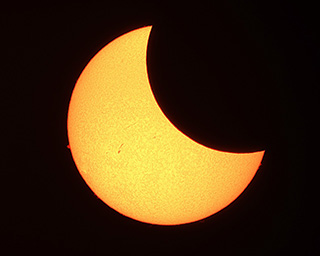 Click to view larger astrophoto. Sun